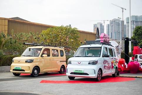 ”五菱之光EV能否续写“神车”传奇？爱游戏最新478万起售的“创富神器(图4)